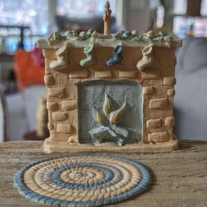 "Christmas Fireplace And Floor Setting Miniature Figure" Precious Moments.